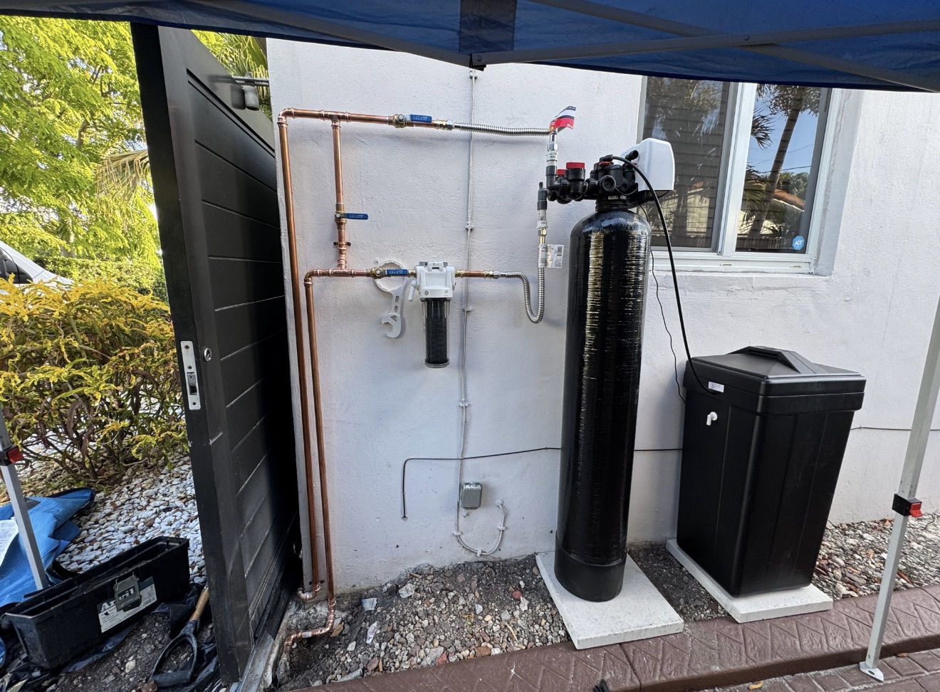 Water filtration and softener system installation